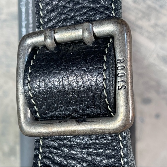 Roots Canada Black Shoulder Bag - Picture 7 of 12